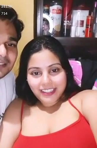 Waaah Beauty Aunty with yngr Guy hooot FUn