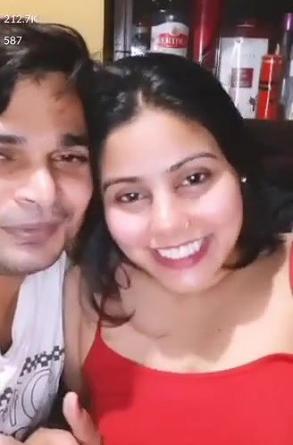 Waaah Beauty Aunty with yngr Guy hooot FUn