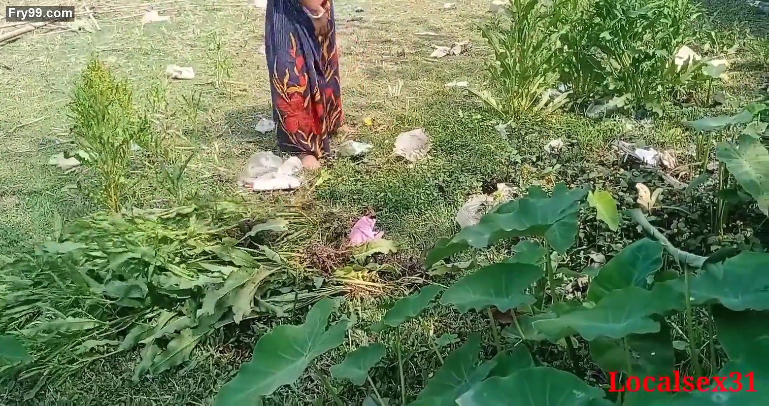 Bengali Bhabi Sex With Feaild