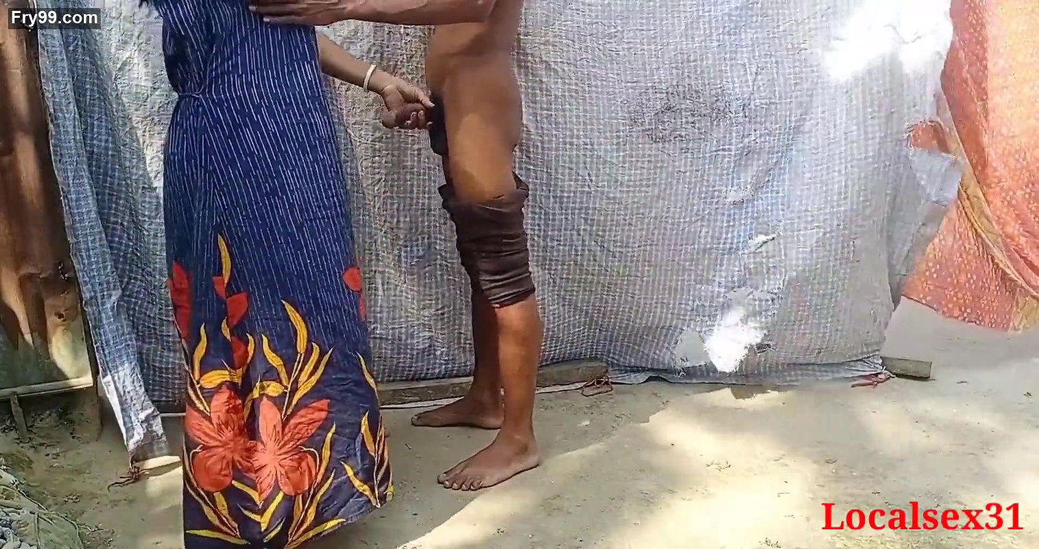 Bengali Bhabi Sex With Feaild