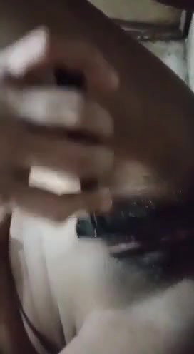 Desi Girl Shaving Pussy