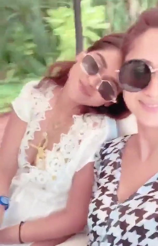 Waaao Desi Bhabhi nniples in sselfie