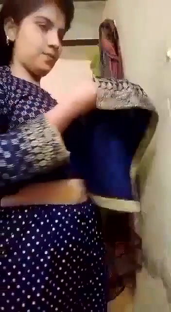 Beautiful Paki Girl Showing