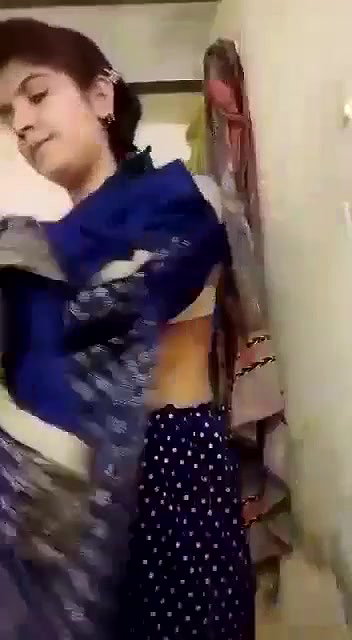 Beautiful Paki Girl Showing