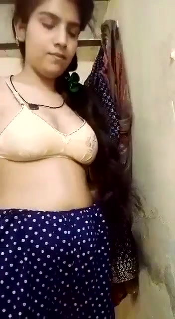 Beautiful Paki Girl Showing