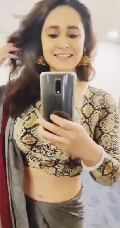Wooow wat a Beauty Desi Housewife