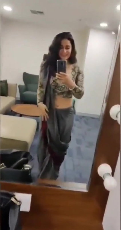 Wooow wat a Beauty Desi Housewife