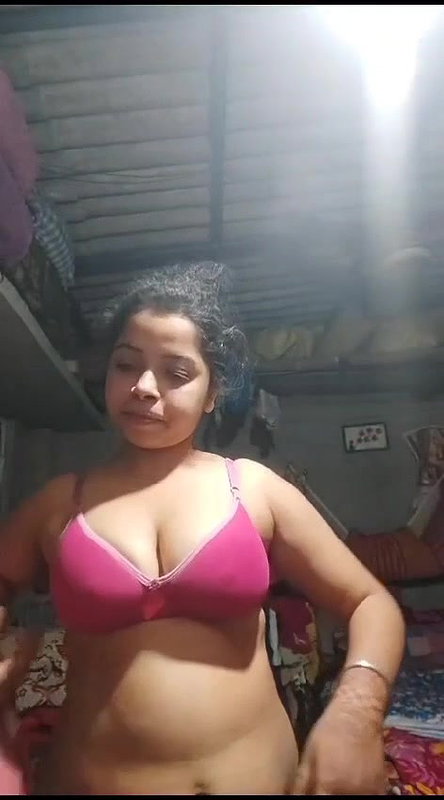 Desi village bhabhi removing suit