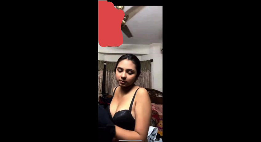 Sexy Babe Showing Fucking 12 Clip Merged