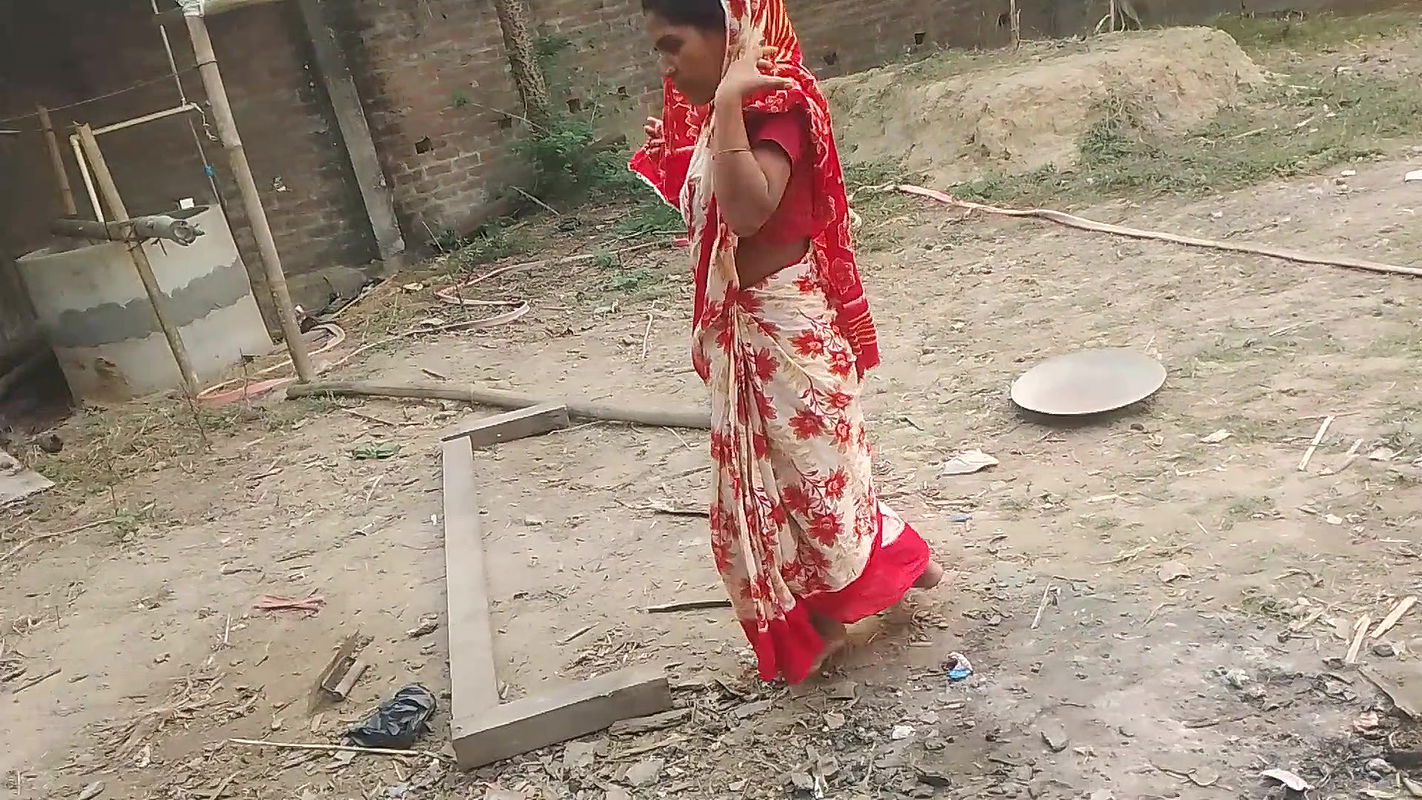 INDIAN VILLAGE HOT GIRL RUKIA SEX IN HOME