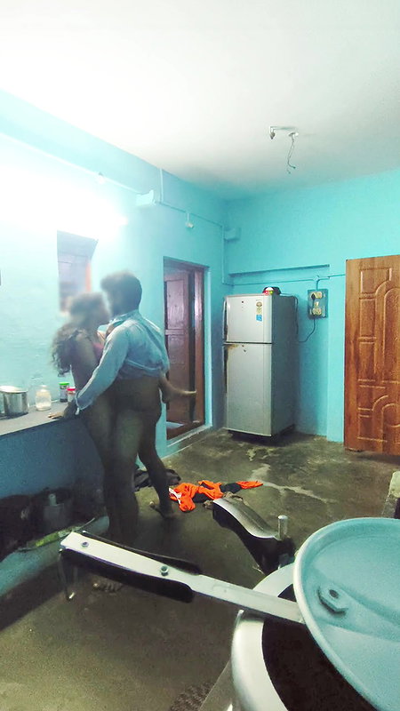Tamil girl cheating in home to standing sex with her lover
