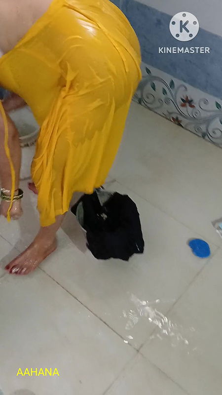 AAHANA IS BATHING & REVIEW ANUS