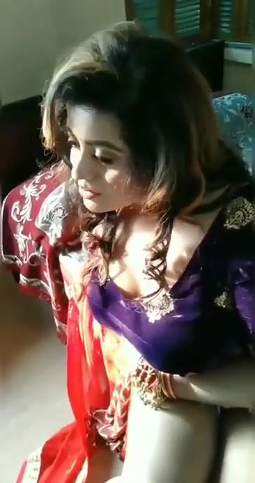 Woww Waaat a Sizeee Desi Beauty Bhabi Can Anyone Guess her Sizeee