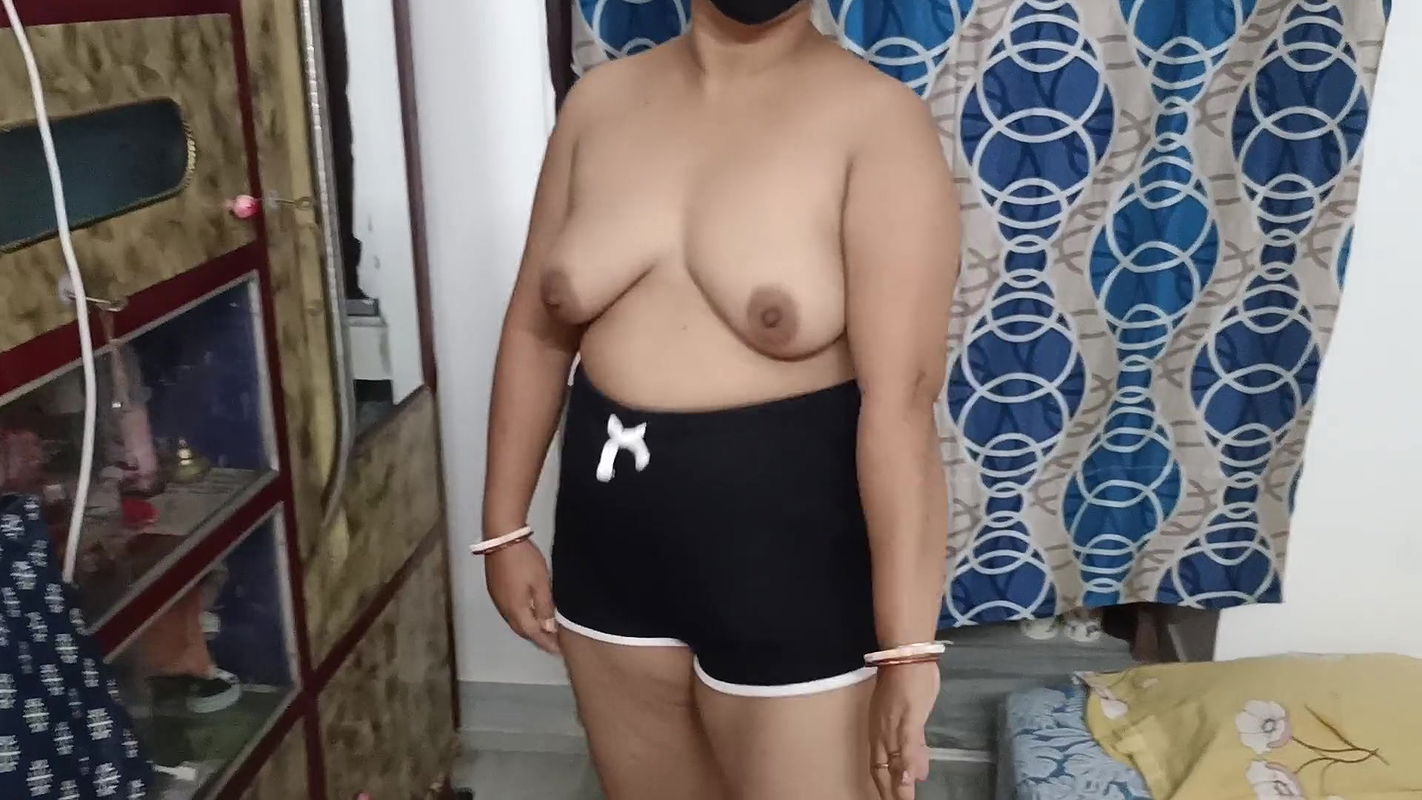 Bengali wife Priyanka viral nude dance video with fuck