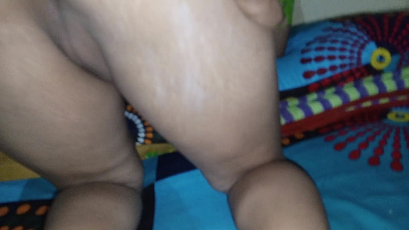 Big booty wife gets fucked in doggystyle