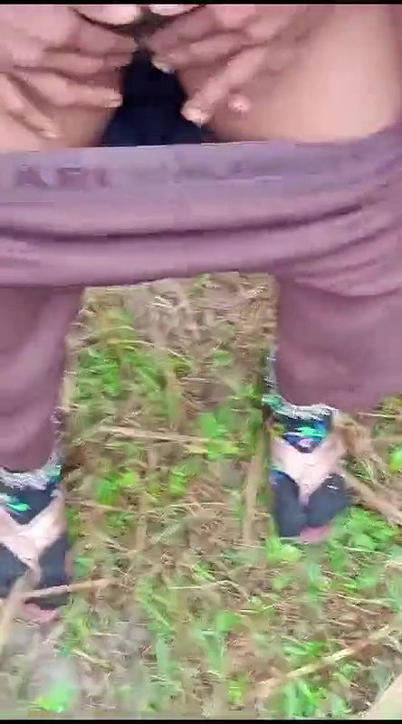 desi bhabhi latring karne gayi devar ne video recording kiya