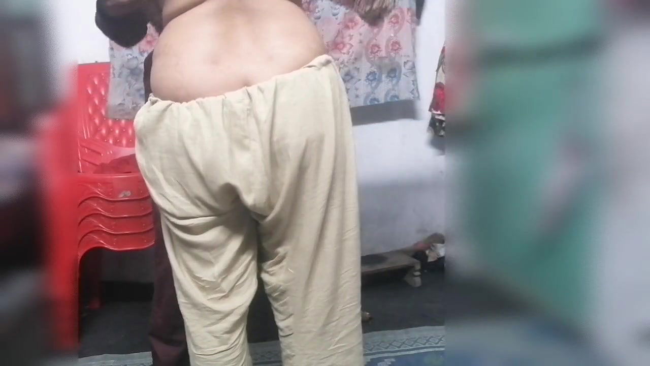 Desi bhabi mouth fucking husband cock Pakistan