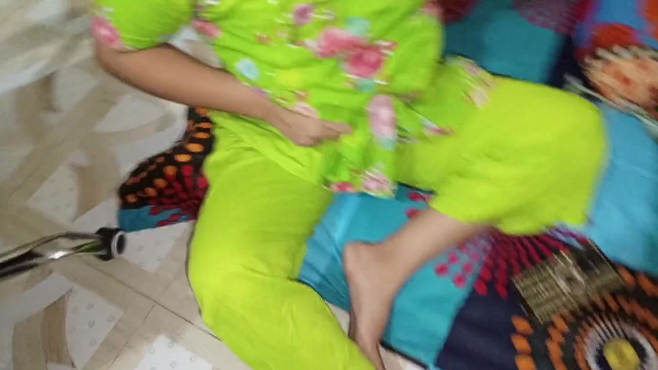 Desi Housewife Sex In Kitchen While She Is Cooking