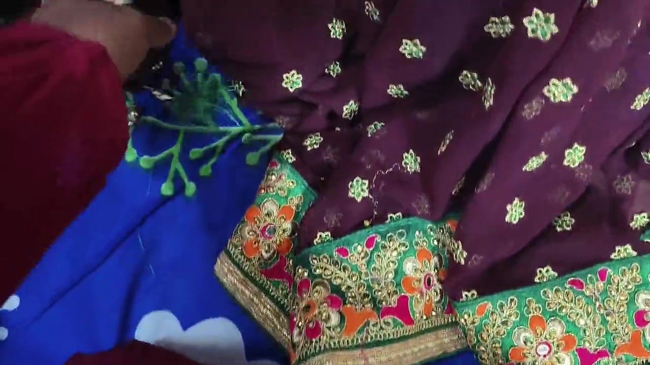 Desi Sona bhabhi hot romance and Sex with her husband Sona bhabhi saree and blouse remove boob sucking by rahul full video