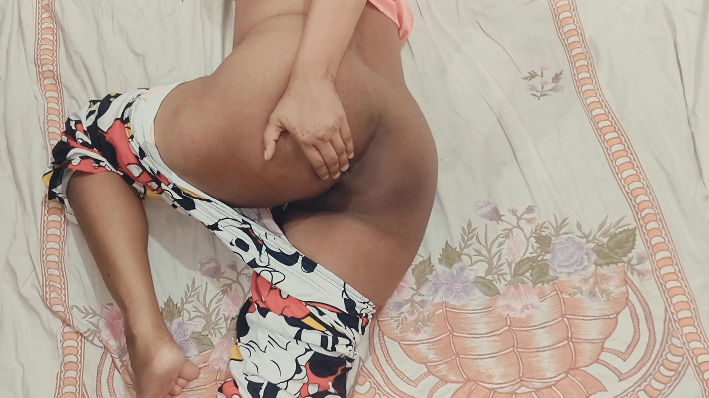 Hot Desi Bhabhi Zara masturbation