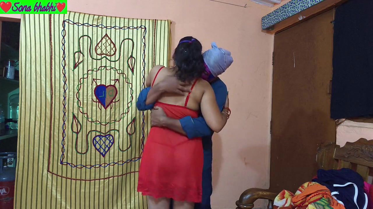 Hot wife gets fucked by a mature man