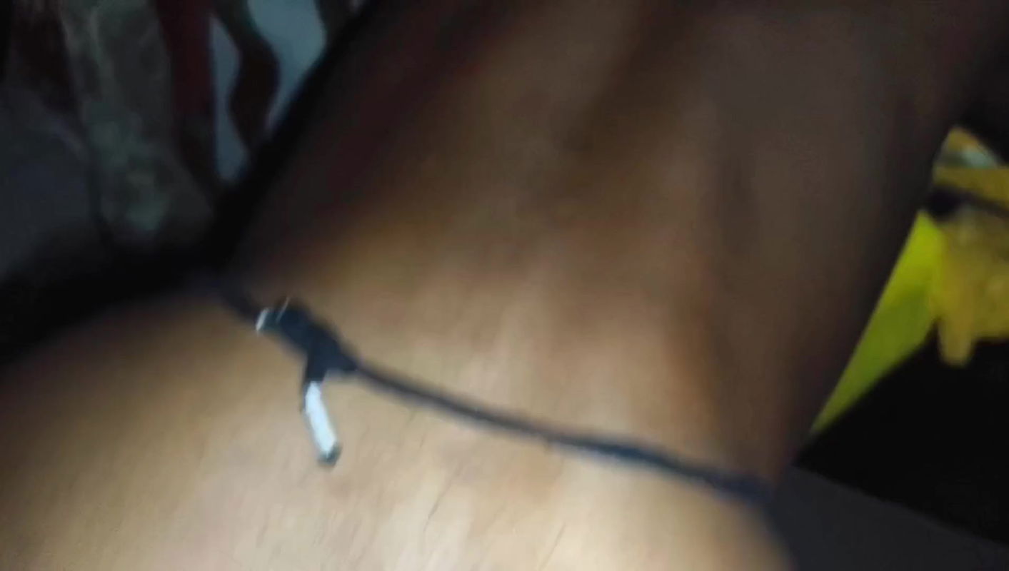 Indian desi husband wife ko Frist night ko apne patni ki gand me hard chudai kiya . Village dehati newly married suhagrat honeym