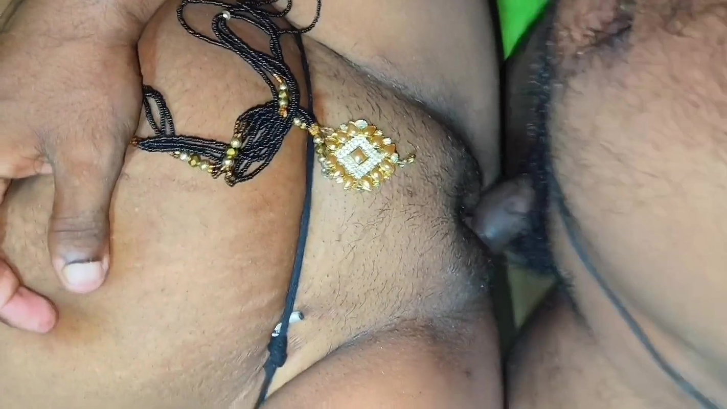 Indian Desi Village Wife Ko Bhaiya Apni Lund Pe Mangalsutra Bandh Kar Bur Me Choda Bhabhi Scream Ne Lagi Madharchod Paroshi Video Viral Hindi