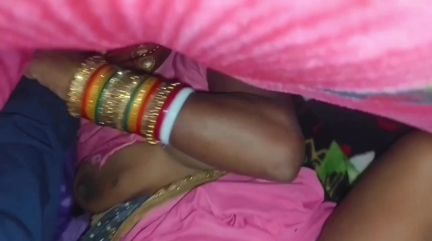 Indian Housewife Chus Her Husband’s Lund Chus Ke Pati Se Mast Chudai Karwai.New Married Wife Husband Ke Saath Suhaagrat Mana Ke Sex Videos Made