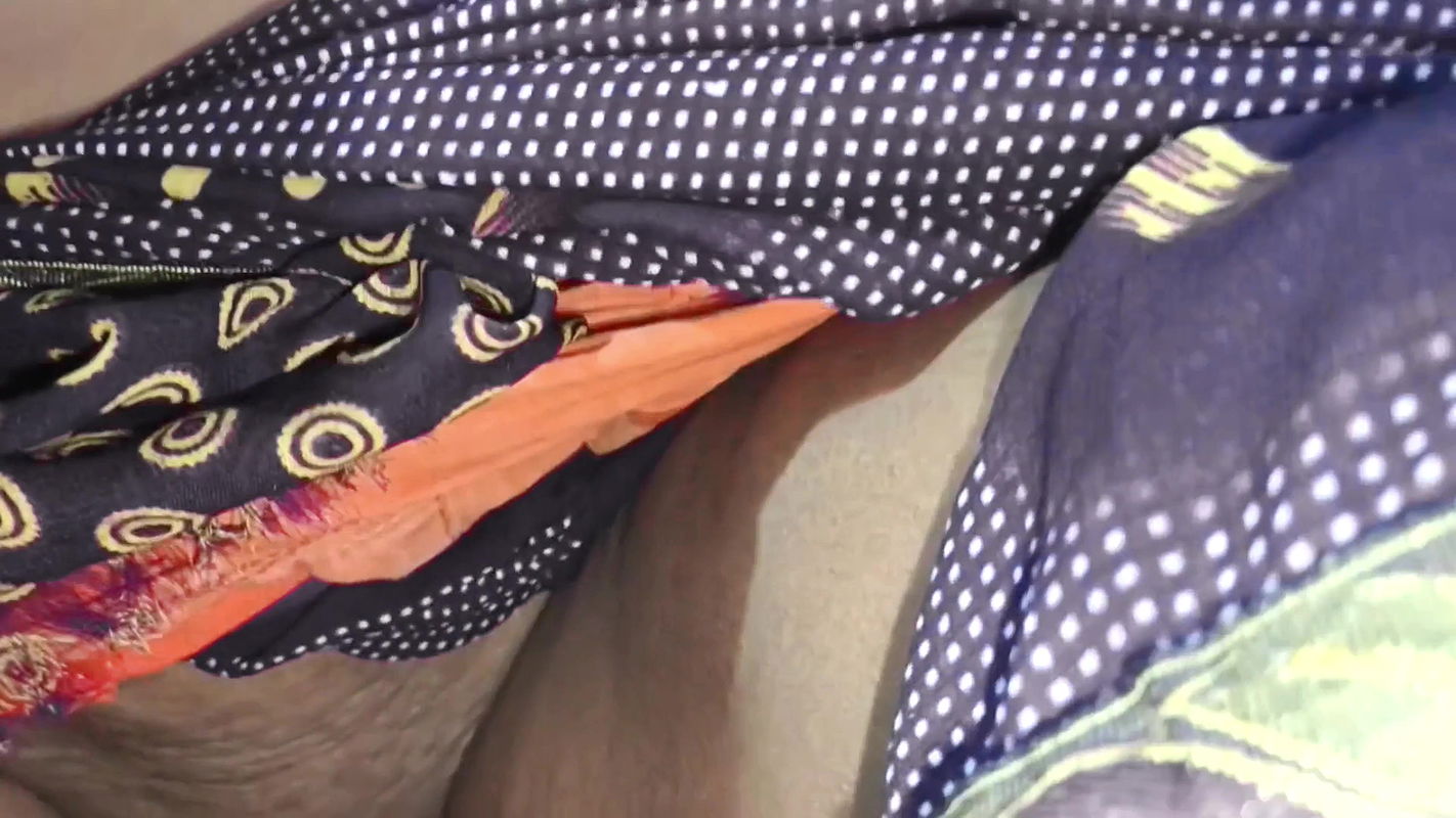 Jija G ke ghar pe na rahne ke karn Suman did apne chhote se bur me land ghusa liya