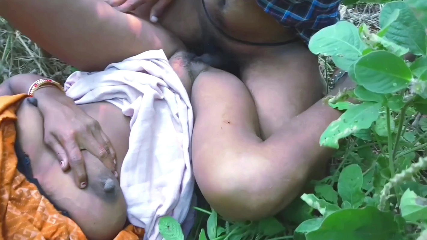 Khet ghumne gai Malkin ko mazdur ne khet me hi patak ke pel Diya Malkin chilat rehgai koi nahi aaya