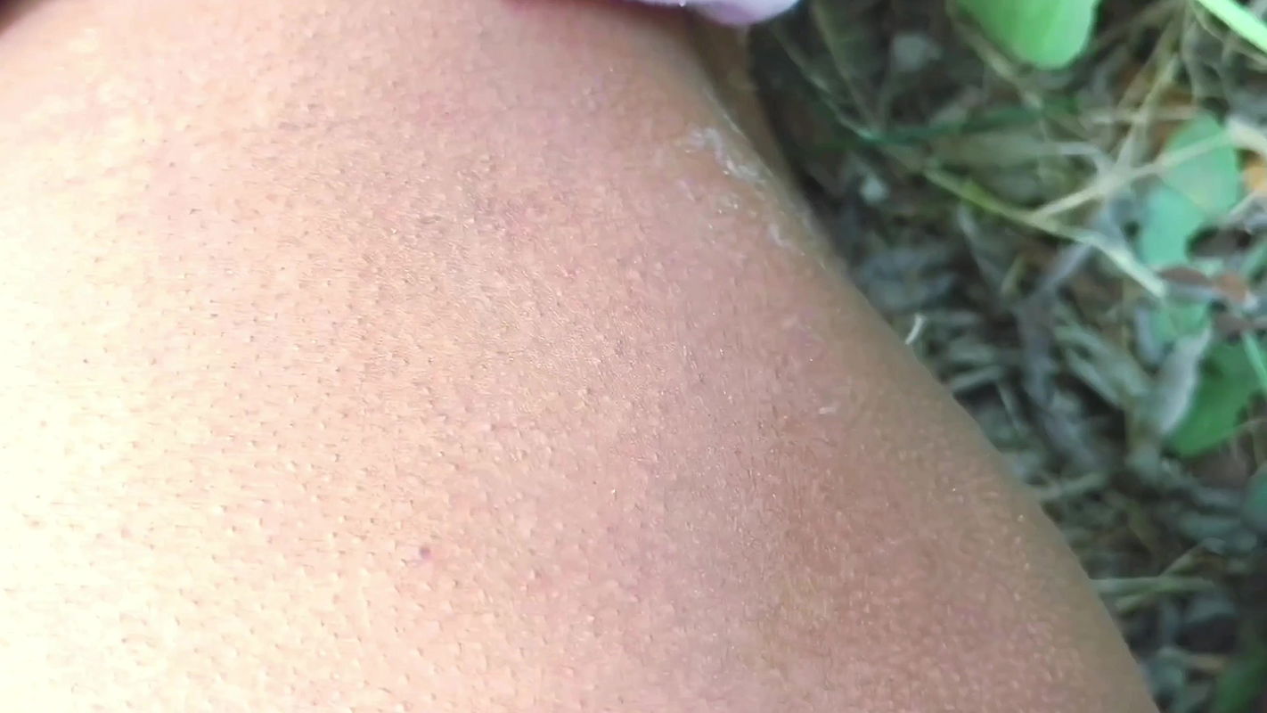 Khet ghumne gai Malkin ko mazdur ne khet me hi patak ke pel Diya Malkin chilat rehgai koi nahi aaya