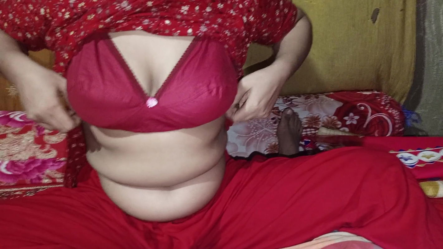 My stepsister sucking my penis. Desi stepsister fuck