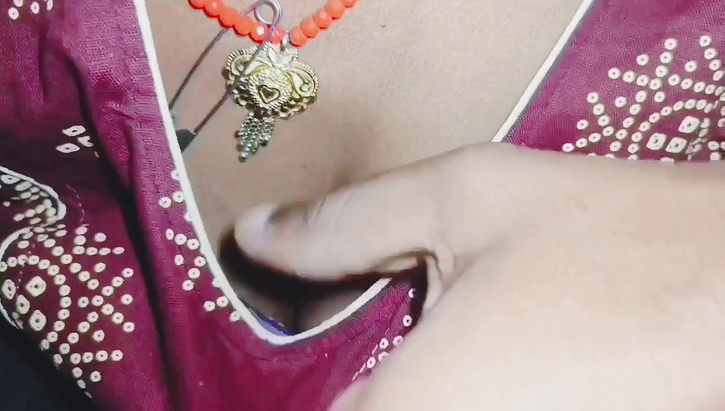 Pagal pati ne apne patni ko indian desi wife ki jaise ghori bana ke pela… The owner made the mistress have hard sex with his servant in his own house