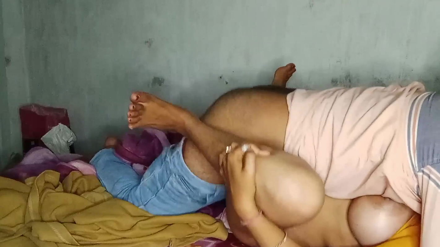 Rustic girl will enjoy watching clear Hindi videos