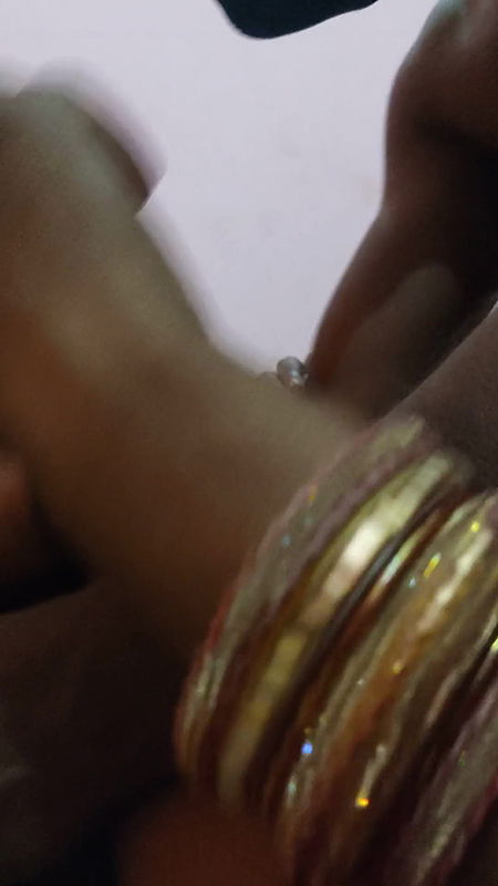 Shoti huye bhabhi ke chudayi,ian Village bhabhi ki chudayi video Indian bhabhi ko thuk laga ke chudayi video , Indian aunty ki c