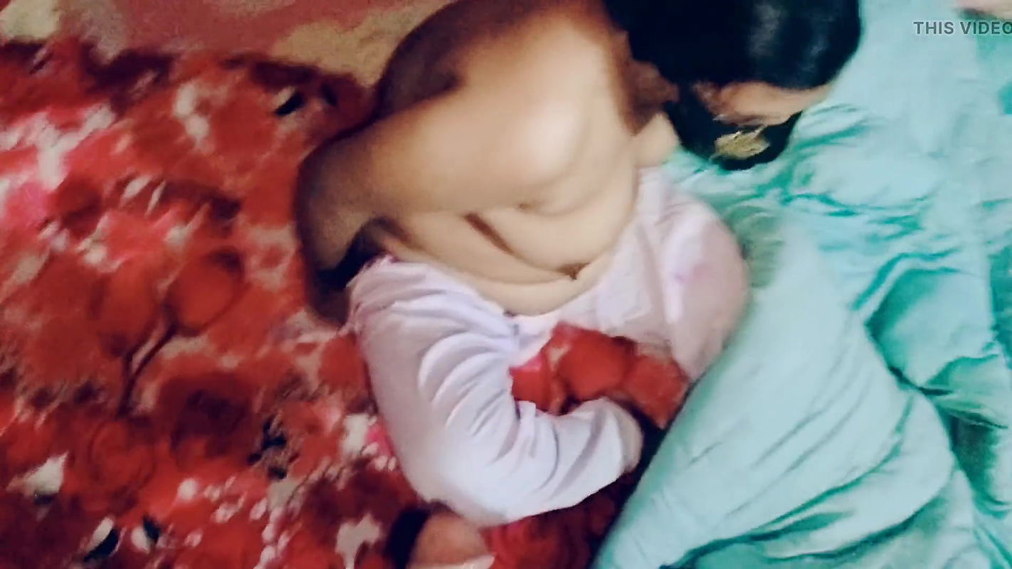 Stepmom seduces her stepson for the hardcore fucking in the hot night bangali Girls sex video