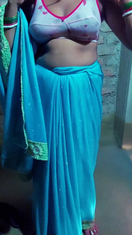 Suman bhabhi ki Aaj paroshi ke husband ne paise deke bahut choda