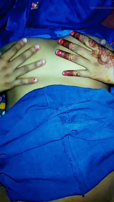 Suman bhabhi ki Aaj paroshi ke husband ne paise deke bahut choda
