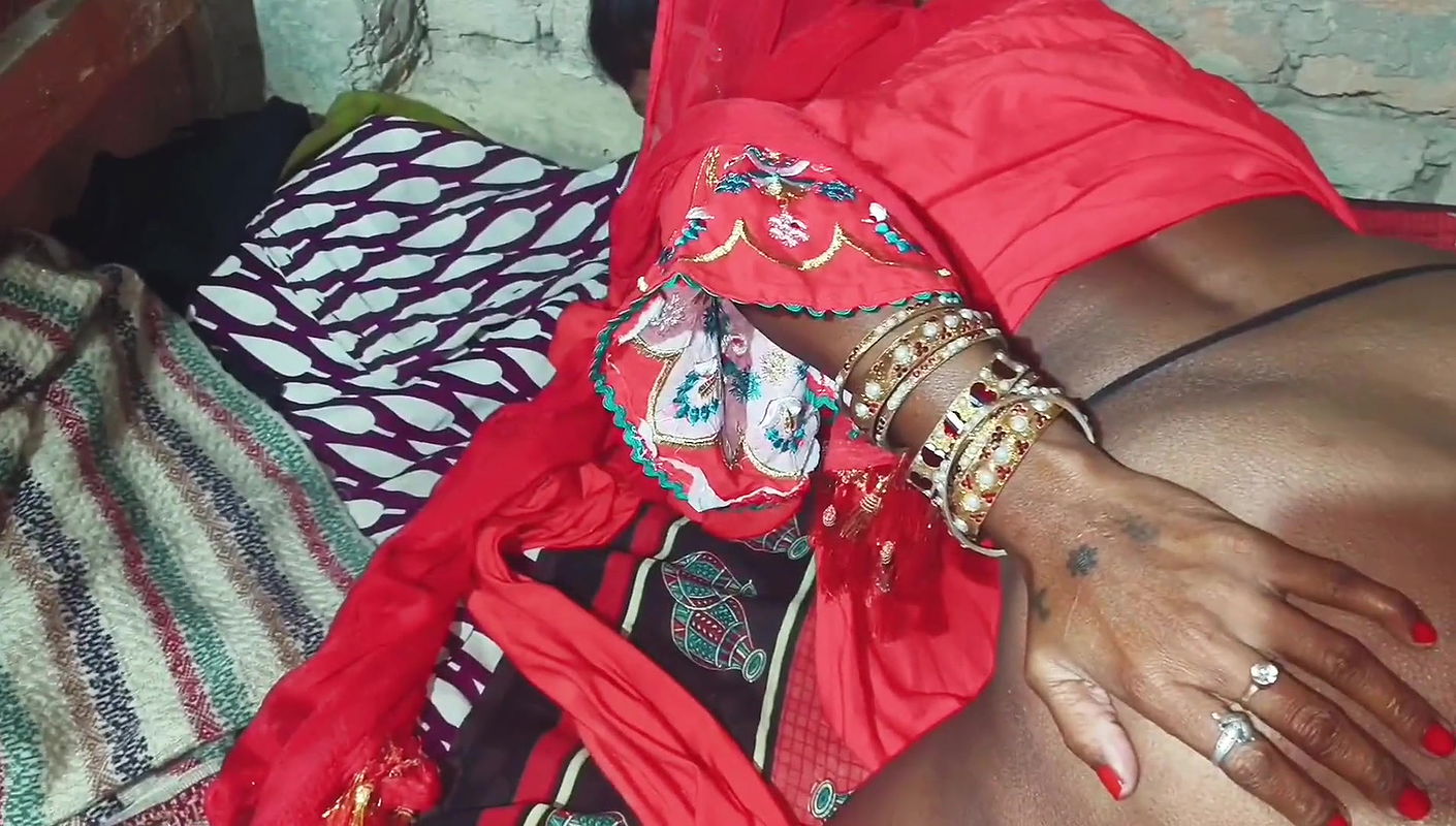 Teacher sahab ne apne student ko Ghar pe laye the coching karwane ke liye lekin coching ke jegeh uski hard chod ke chikh nikal d