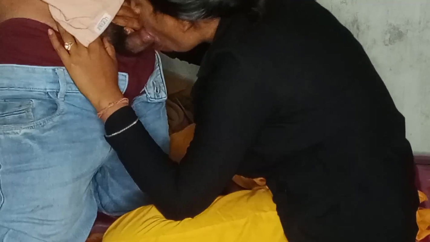 Village girl’s video goes viral Hindi video