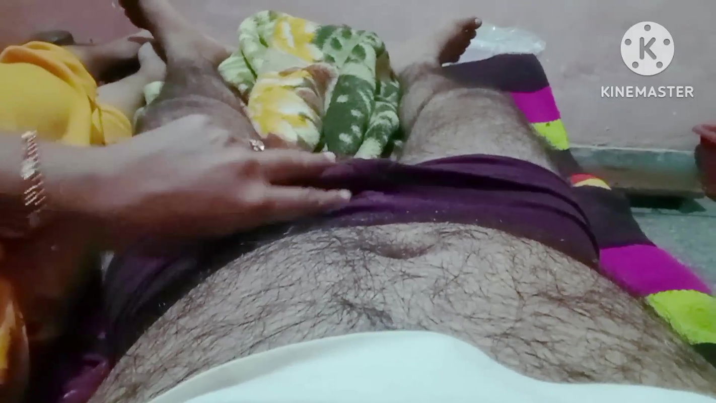 When didi was not in the house, sister-in-law sucked brother-in-law’s cock in her mouth