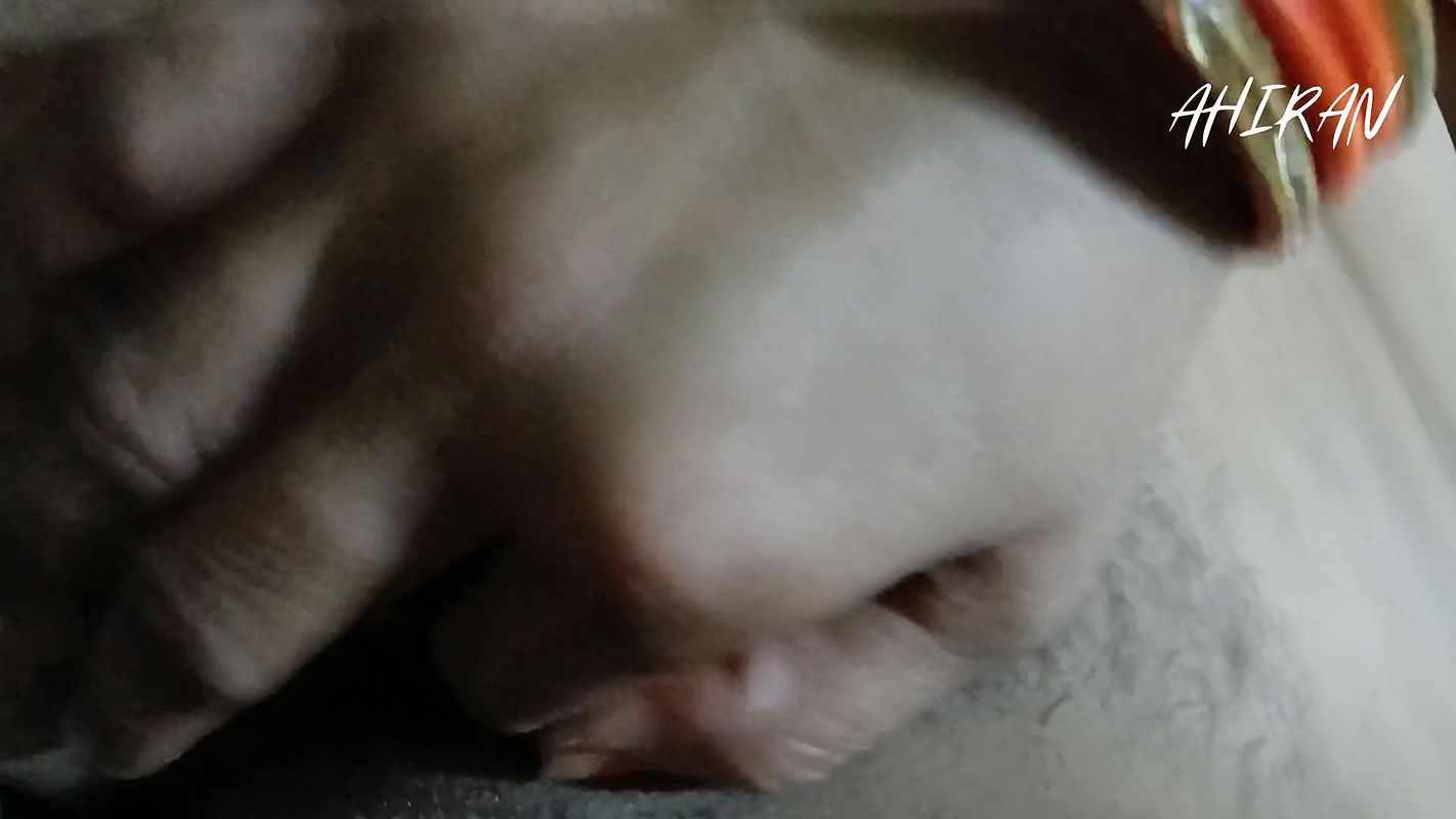 YOUNG WOMAN FINGERING HER PINK VAGINA