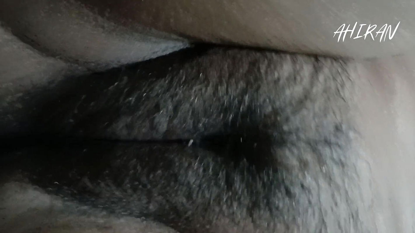 YOUNG WOMAN FINGERING HER PINK VAGINA