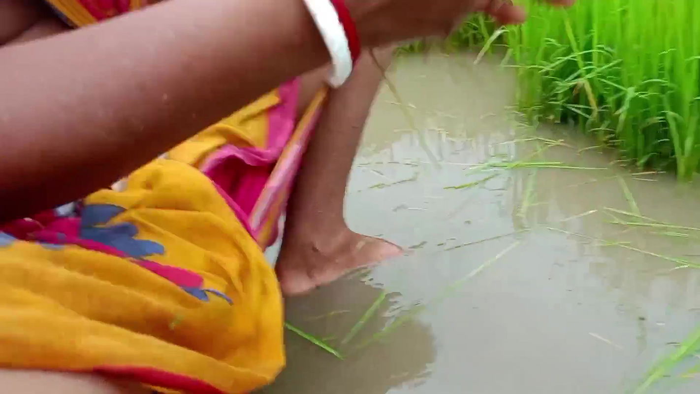 While taking a bath I fucked your stepsister