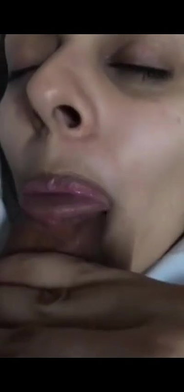 Sexy Slim Horny Gf Sloppy Blowjob