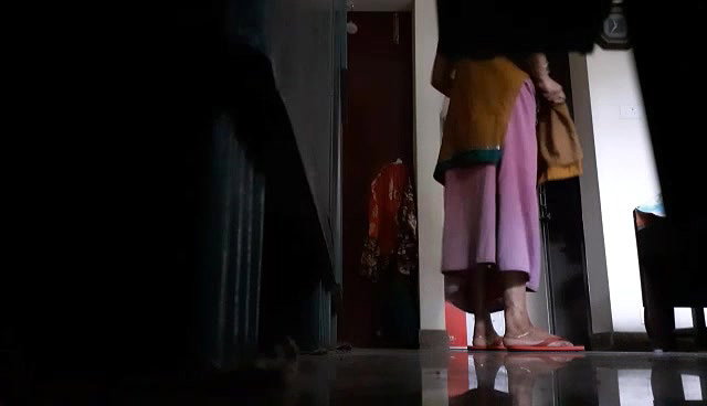 Aunty dress changing