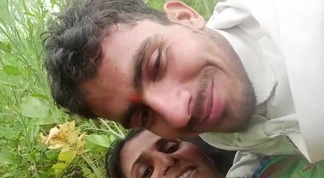 Village lover fucking in jungle with clear hindi audio