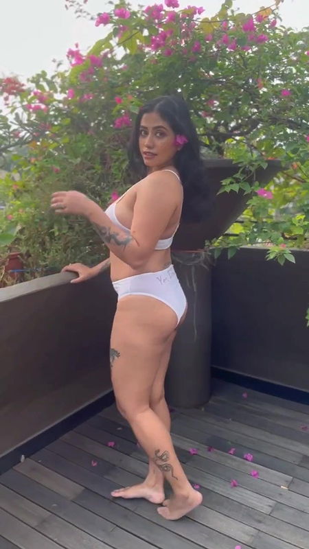 YAJNA SAINI 1