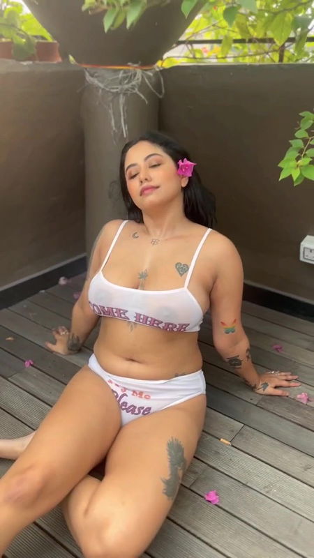 YAJNA SAINI 1