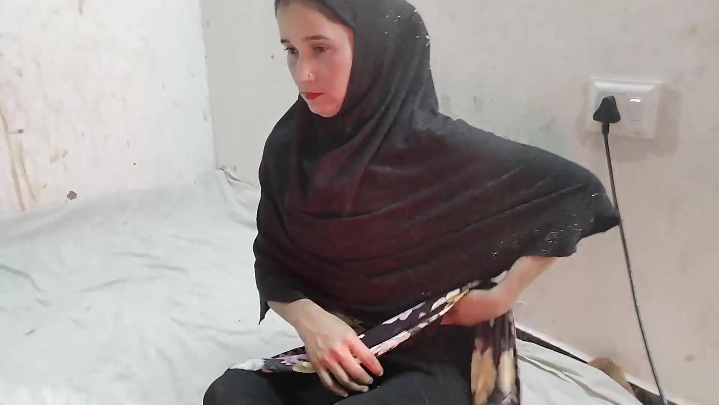 Abbu jan ne mujhe ghori bna kar choda